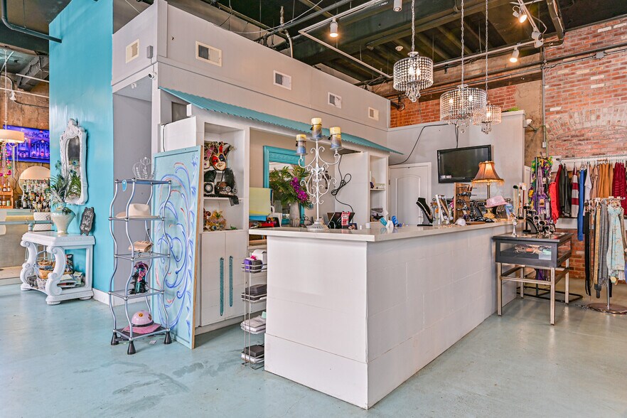 More Photos Of 202 25th St, Galveston Restaurant For Sale