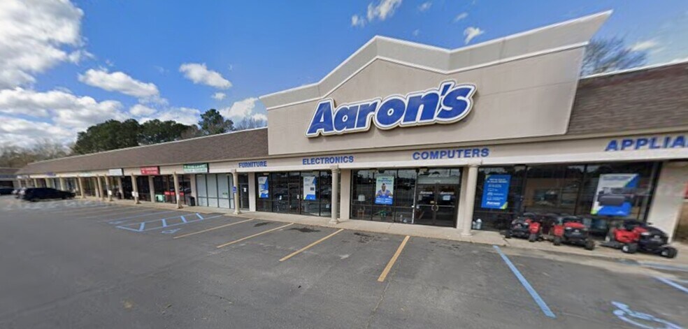 More Photos Of 1710-1784 S 5th St, Leesville Storefront For Lease