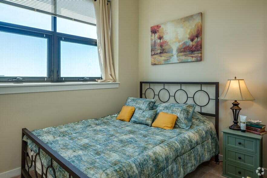 More Photos Of 133 W Pittsburgh Ave, Milwaukee Apartments For Lease