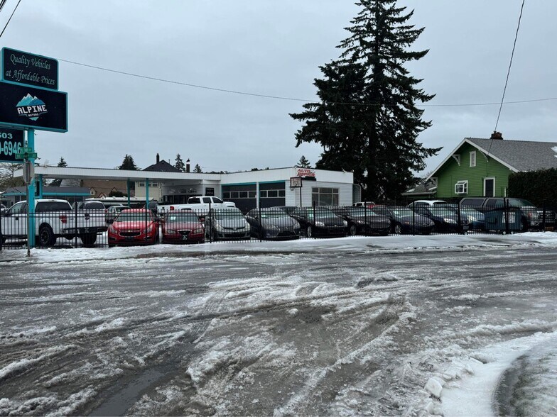 More Photos Of 6410 NE Sandy Blvd, Portland Auto Dealership For Sale