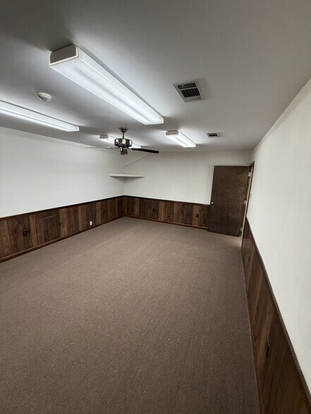 More Photos Of 1206 JW DavisSuites Ave, Hammond Office For Sale