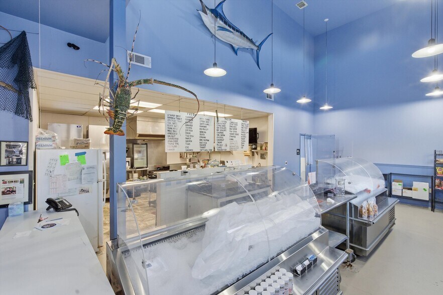 More Photos Of 1841 Richmond Ave, Houston Restaurant For Sale