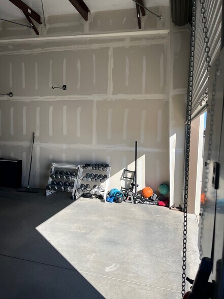 More Photos Of 2700 N Lake Valley Rd, Prescott Valley Light Distribution For Sale