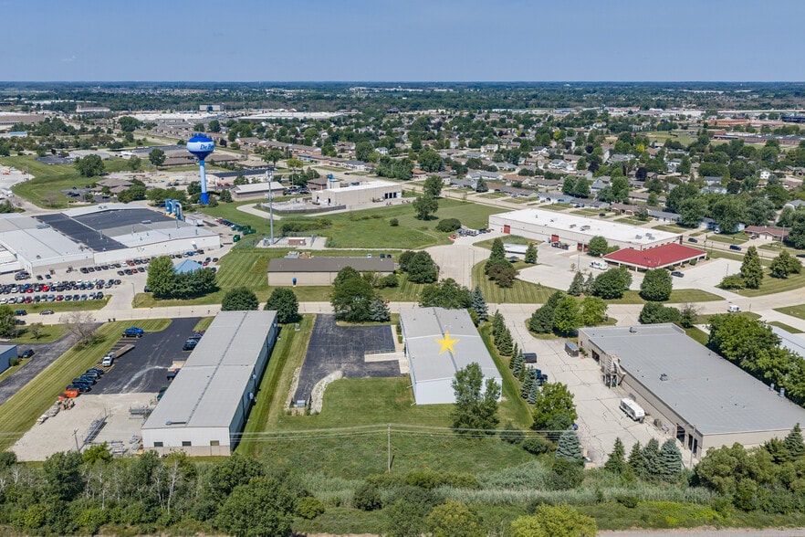 More Photos Of 1725 Suburban Dr, De Pere Manufacturing For Sale