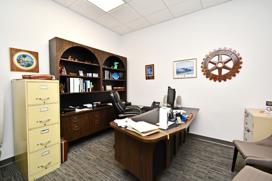 More Photos Of 2575 French Ave, Sanford Loft Creative Space For Sale