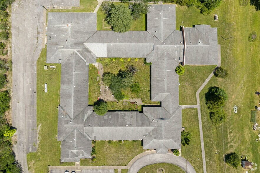 More Photos Of 250 Belle Brook Rd, Bristol Congregate Senior Housing For Sale