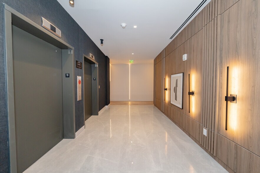 More Photos Of 800 N Federal Hwy, Hallandale Beach Office For Sale