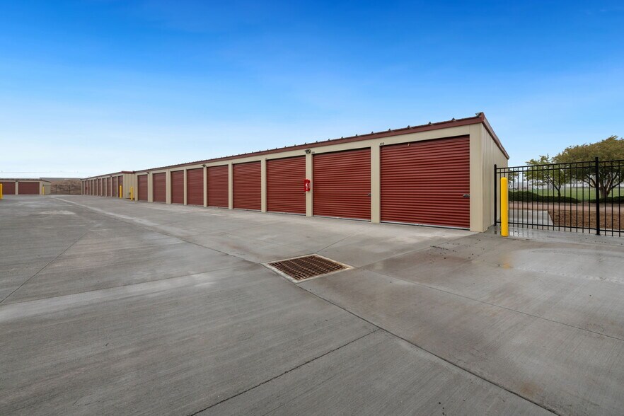 More Photos Of 1919 Wyott Dr, Cheyenne Self Storage For Sale
