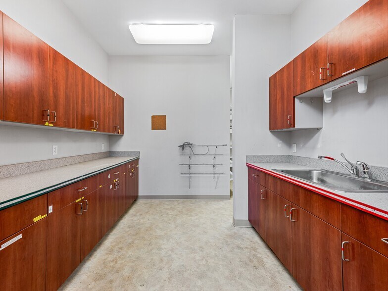 More Photos Of 3179 Sweeten Creek Rd, Asheville General Retail For Lease