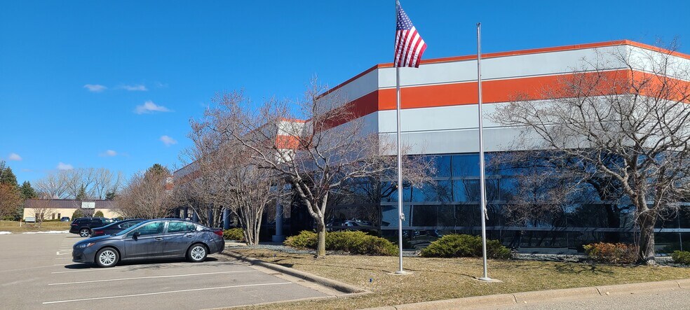 More Photos Of 2400 Pilot Knob Rd, Mendota Heights Light Manufacturing For Lease