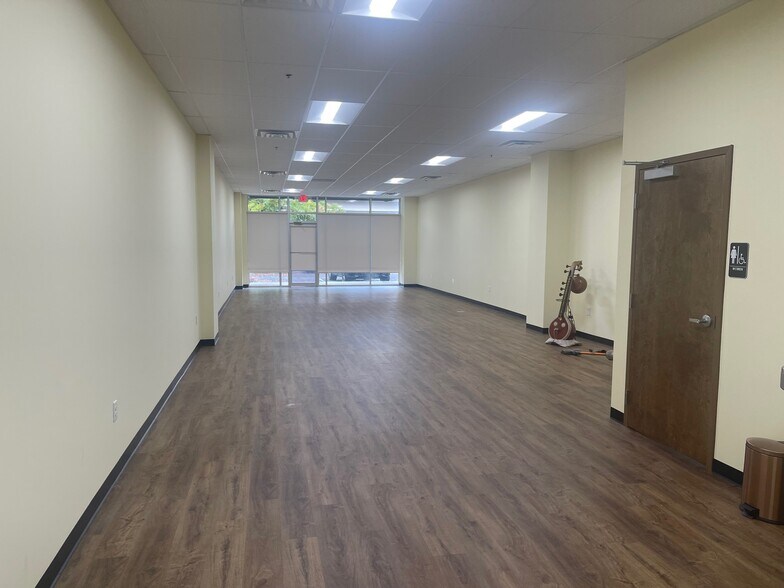 More Photos Of 1300 Peachtree Industrial Blvd, Suwanee Storefront Retail Office For Sale
