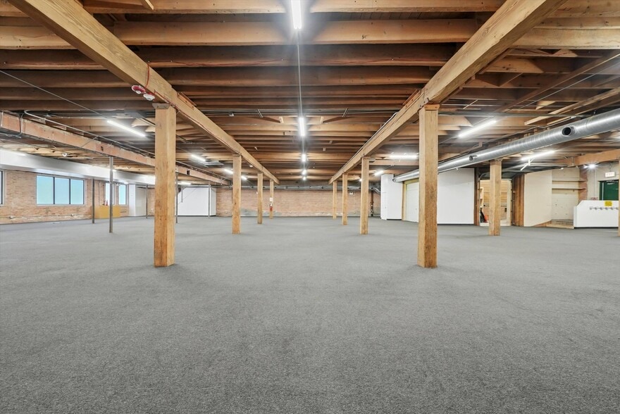 More Photos Of 526 N Western Ave, Chicago Manufacturing For Sale