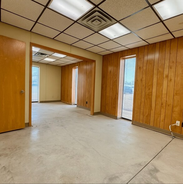 More Photos Of 108 S 109th East Ave, Tulsa Warehouse For Lease