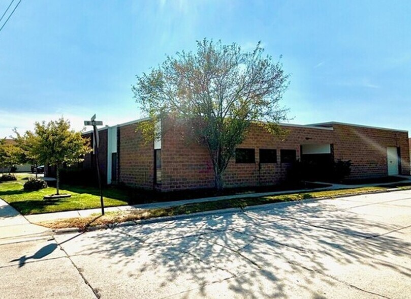 More Photos Of 759 Grove, Wyandotte Warehouse For Sale