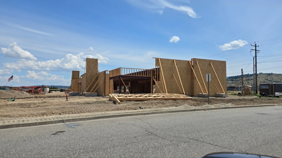 More Photos Of 19601 E Appleway Ave, Liberty Lake Storefront Retail Office For Lease