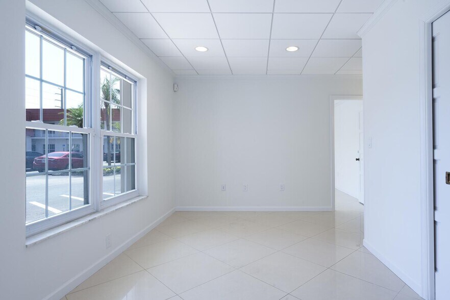 More Photos Of 721 Us Highway 1, North Palm Beach Office For Sale