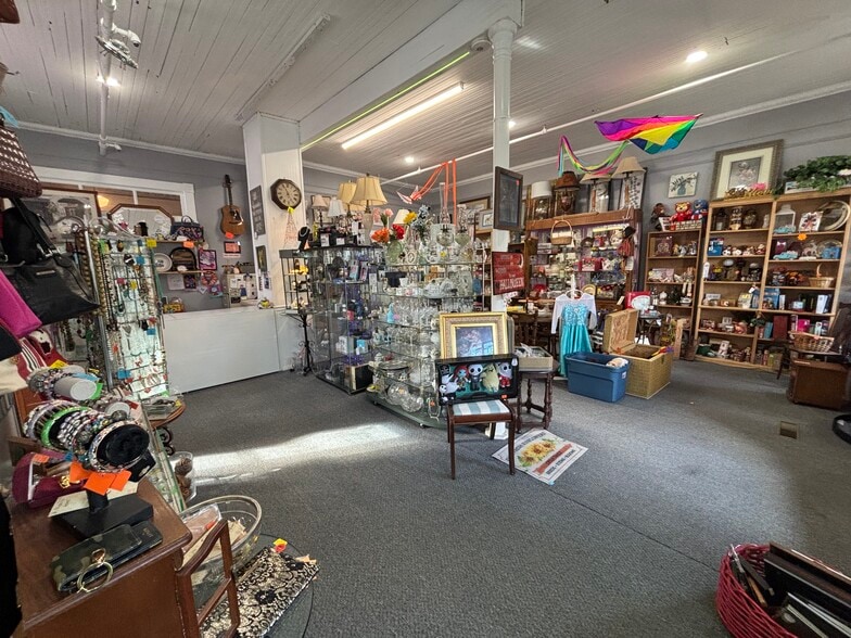 More Photos Of 65 Main St, Pine Bush Restaurant For Lease