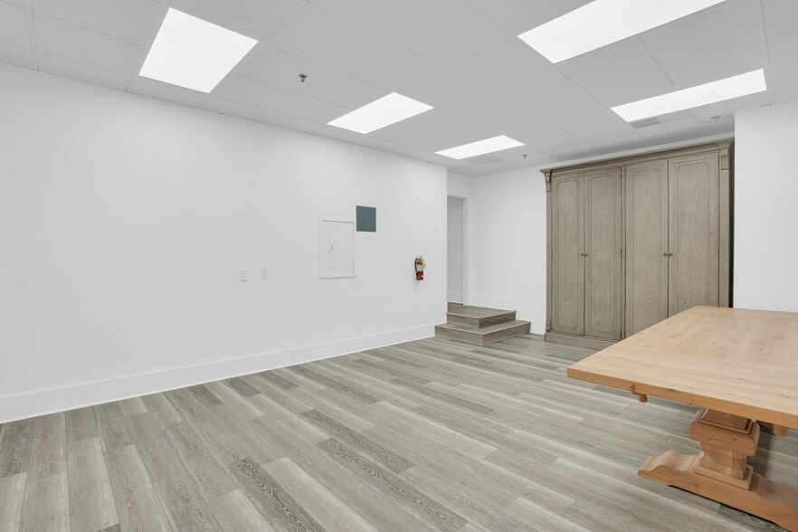 More Photos Of 1109 E Ozark Ave, Gastonia Warehouse For Lease