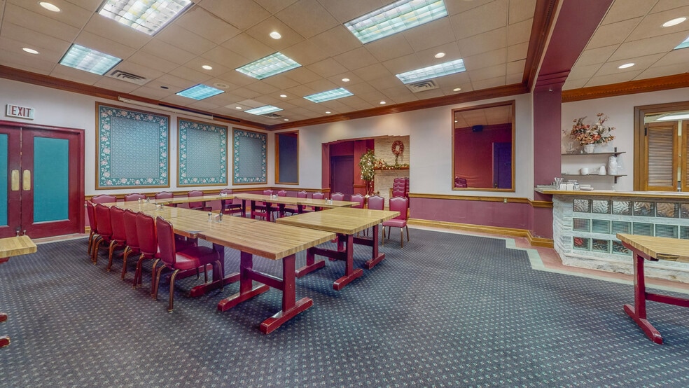 More Photos Of 501 Washington St, Steubenville Restaurant For Sale