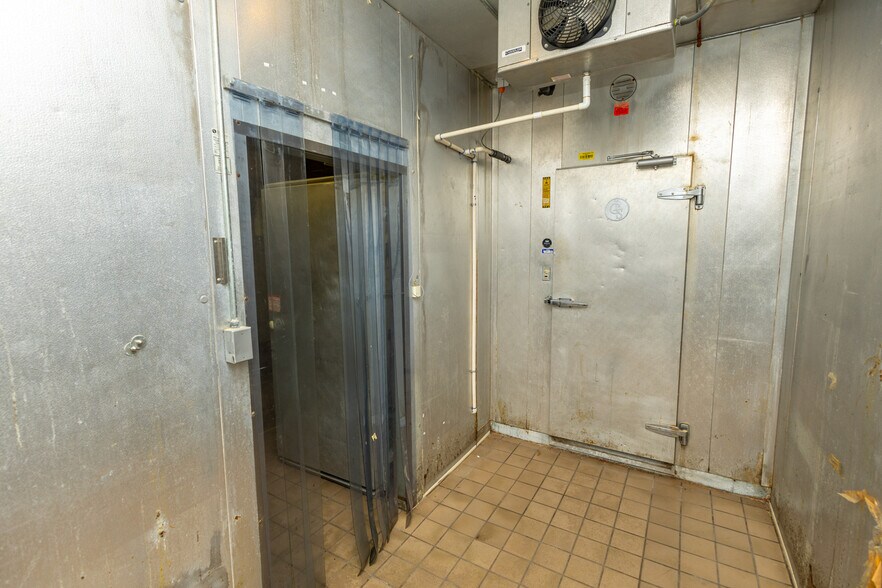 More Photos Of 1403 W 8th St, Wellington Fast Food For Sale