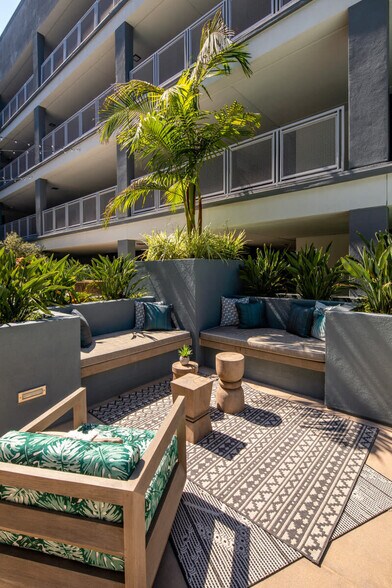 More Photos Of 11924 W Washington Blvd, Los Angeles Apartments For Lease