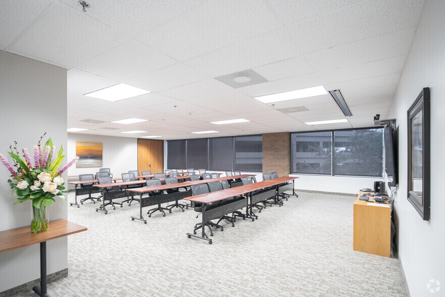 More Photos Of 12221 Merit Dr, Dallas Office For Sale