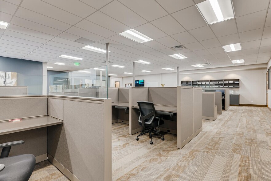 More Photos Of 7070 S Tucson Way, Englewood Flex For Lease