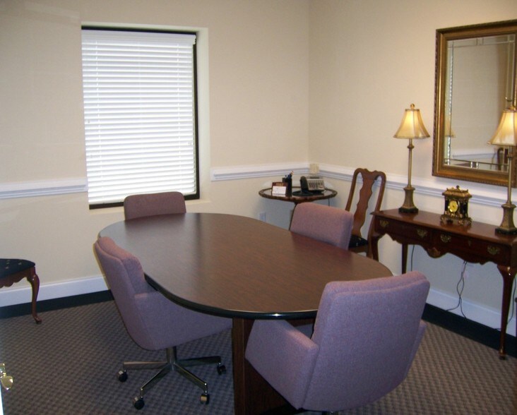 More Photos Of 1459B Field Park Cir, Marietta Flex For Lease