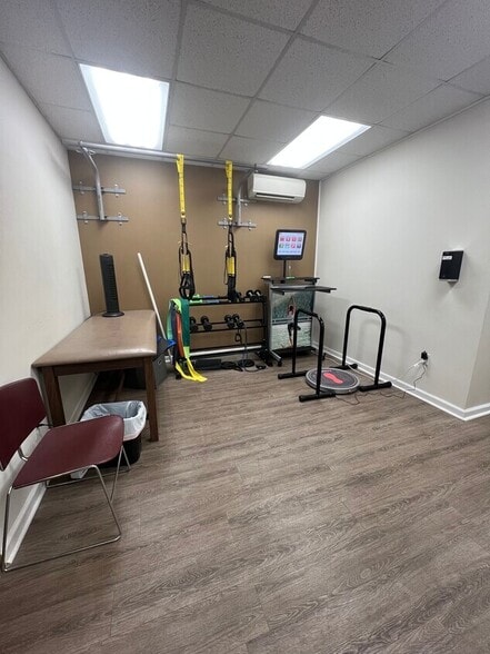 More Photos Of 600 Iron City Dr, Pittsburgh Freestanding For Lease