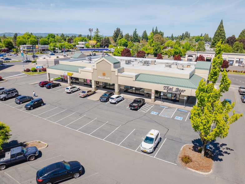 More Photos Of 1120-1130 Lancaster Dr SE, Salem Restaurant For Sale