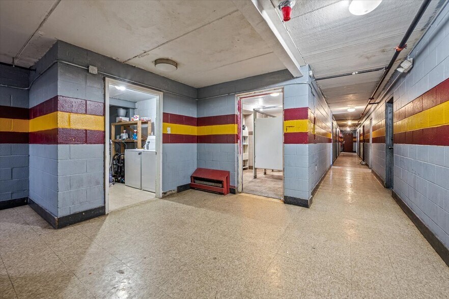 More Photos Of 910 W Hillcrest Dr, Dekalb Sorority Fraternity House For Sale