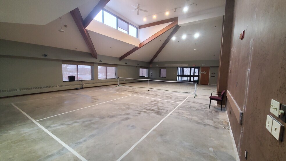 More Photos Of 2210 Dean St, St Charles Medical For Lease