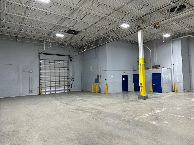 More Photos Of 4935 Park Ridge Blvd, Boynton Beach Warehouse For Lease