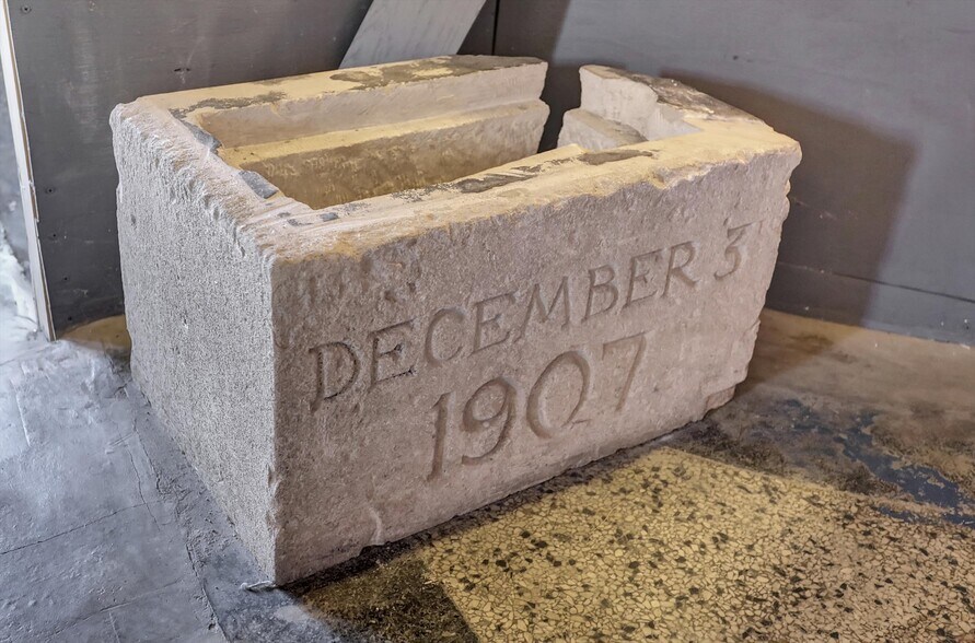 More Photos Of 111 S Walnut St, Edinburgh Theater Concert Hall For Sale