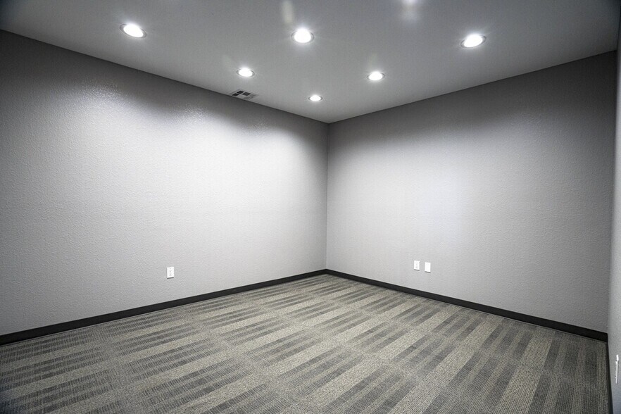 More Photos Of 800 Bonaventure Way, Sugar Land Unknown For Lease