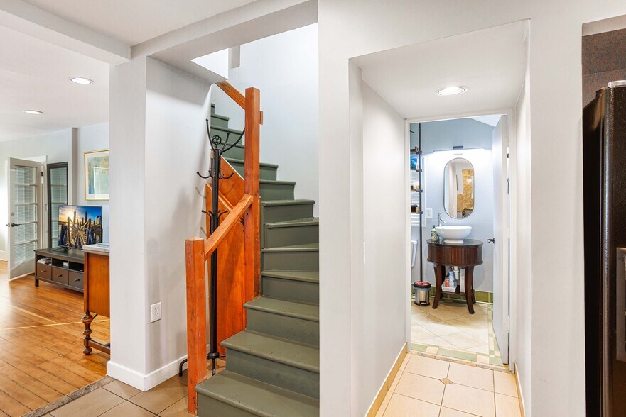 More Photos Of 4124 N Mississippi Ave, Portland Flex For Lease