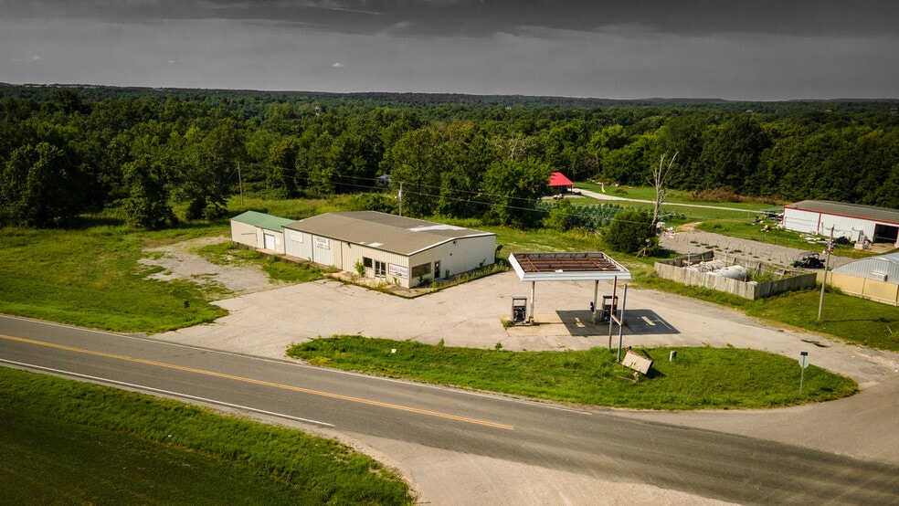 More Photos Of 7015 Highway 82, Tahlequah Convenience Store For Sale