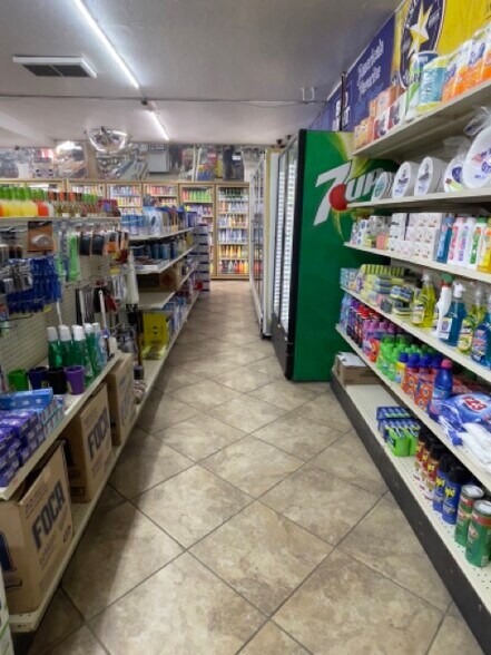 More Photos Of 230 Front St, Earlimart Convenience Store For Sale