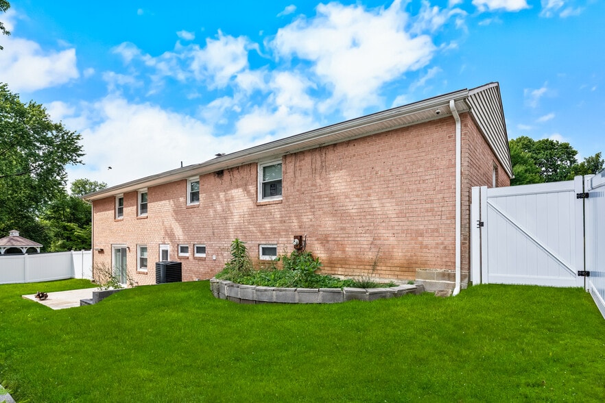 More Photos Of 208 Prenton St, Upper Marlboro Healthcare For Sale