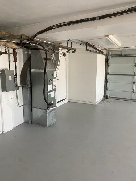 More Photos Of 5209 York Rd, Baltimore Office For Sale