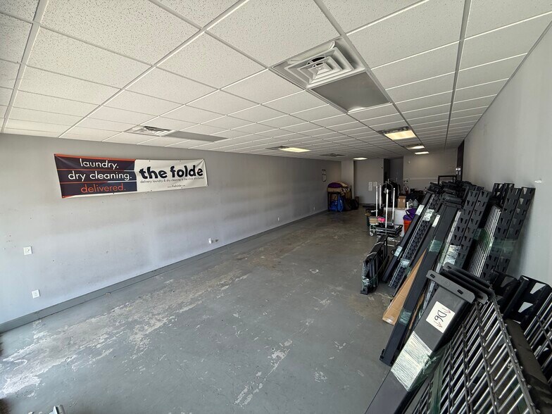 More Photos Of 11330 Manchaca Rd, Austin Freestanding For Lease