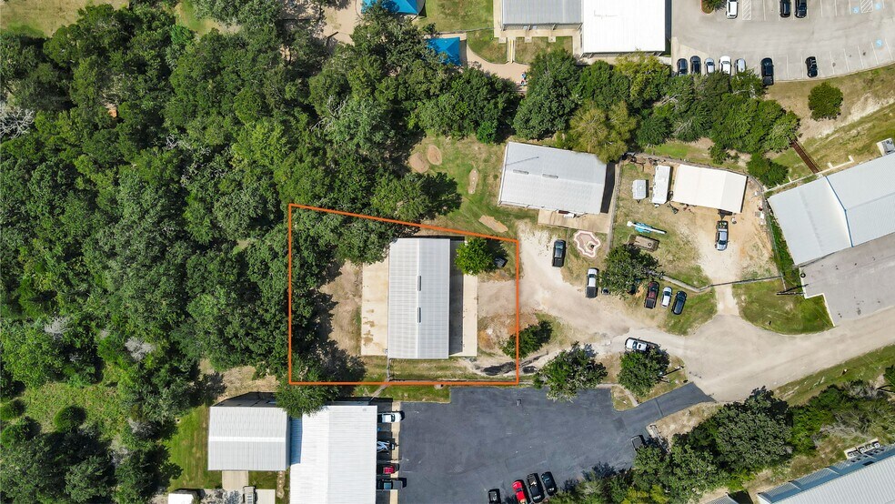 More Photos Of 4323 Alexis Ct, College Station Warehouse For Lease