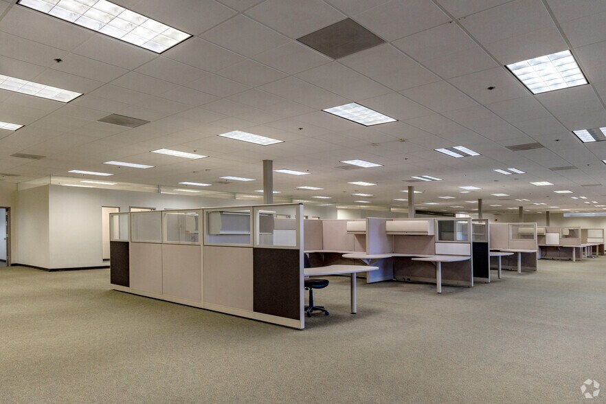 More Photos Of 3200 Patrick Henry Dr, Santa Clara Research And Development For Lease