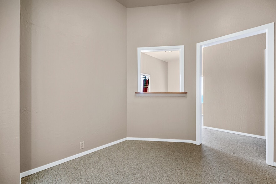 More Photos Of 39000 Highway 1, Gualala Medical For Sale
