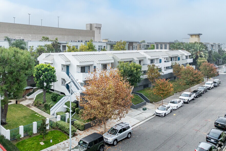 More Photos Of 2550 College Pl, Fullerton Apartments For Sale