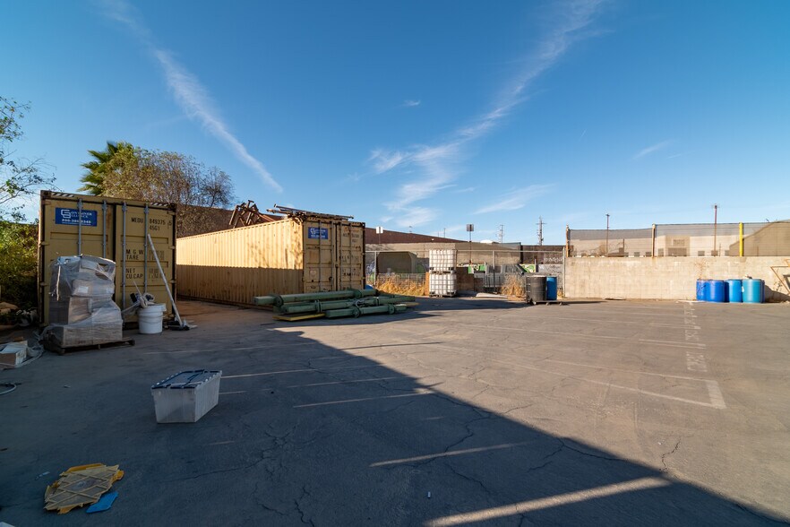 More Photos Of 8321 De Celis Pl, North Hills Warehouse For Lease