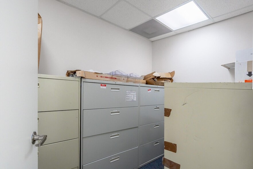More Photos Of 12550 Biscayne Blvd, North Miami Medical For Sale