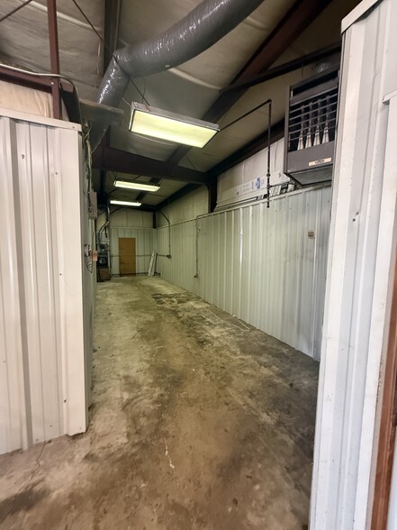 More Photos Of 542-544 Chestnut St, Skiatook Warehouse For Lease