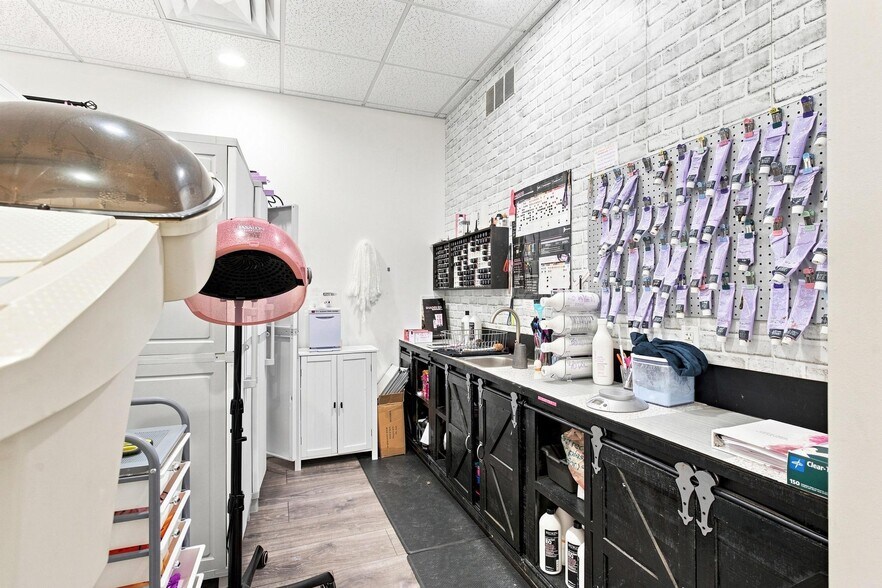 More Photos Of 375 Fennell Blvd, Lady Lake Medical For Sale