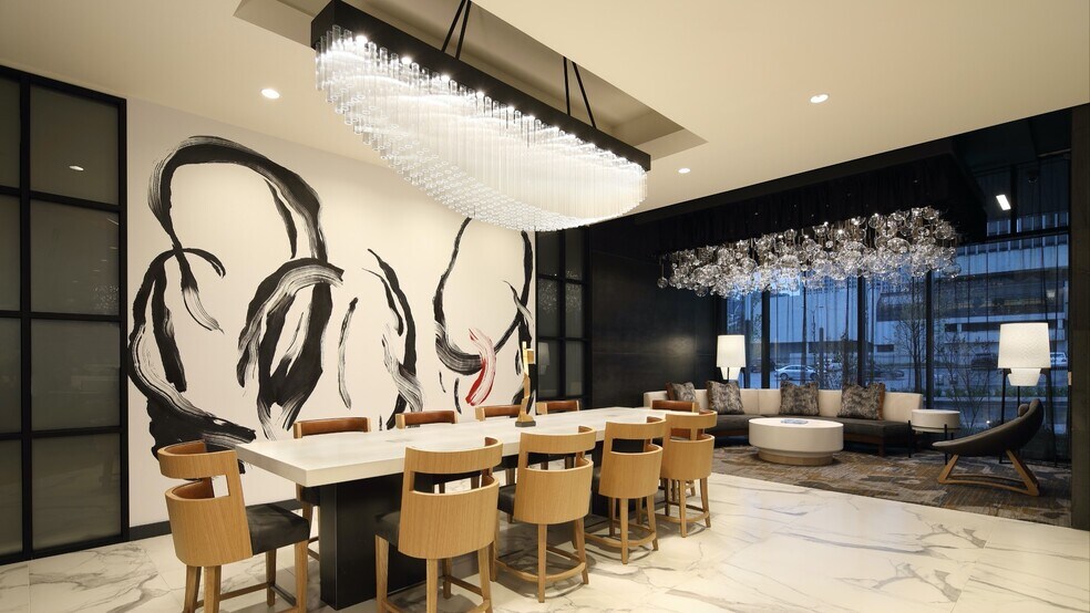 More Photos Of 601 S Clark St, Saint Louis Freestanding For Lease